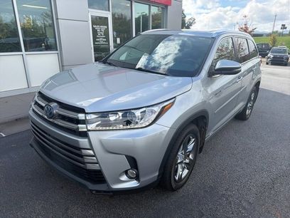 Used 2017 Toyota Highlander Limited Platinum