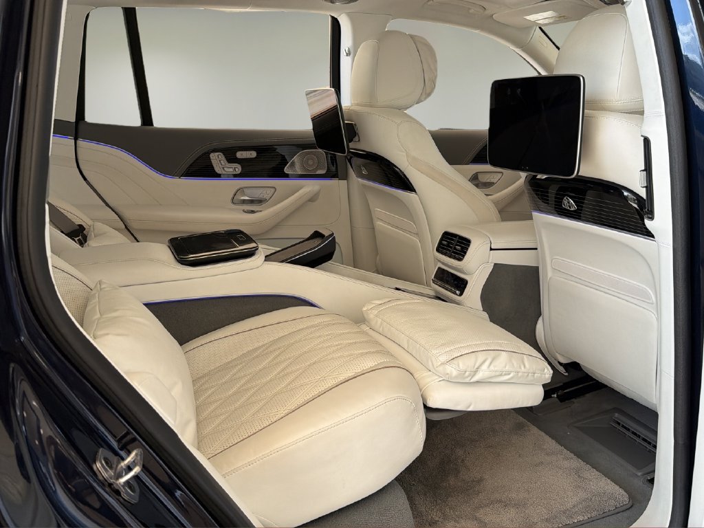 Used 2025 Mercedes-Benz Maybach GLS 600 4MATIC image 33