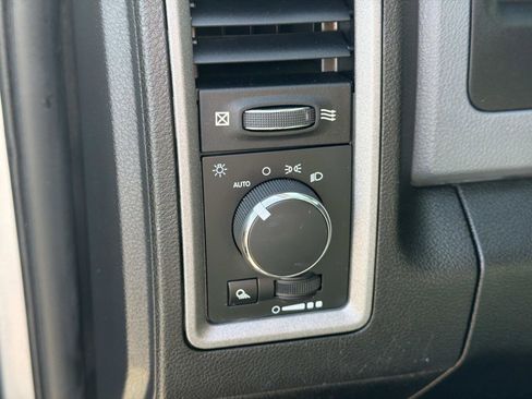 Used 2019 RAM 1500 Tradesman w/ Chrome Plus Package RWD image 5
