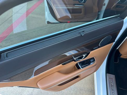 Used 2017 Jaguar XJ L Portfolio image 21