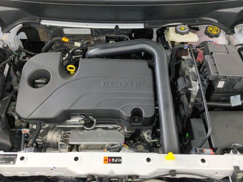 Used 2023 Chevrolet Equinox LS w/ Sport Edition image 9