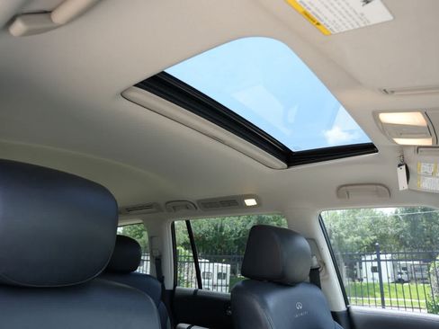 Used 2014 INFINITI QX80 2WD w/ Deluxe Touring Package image 24