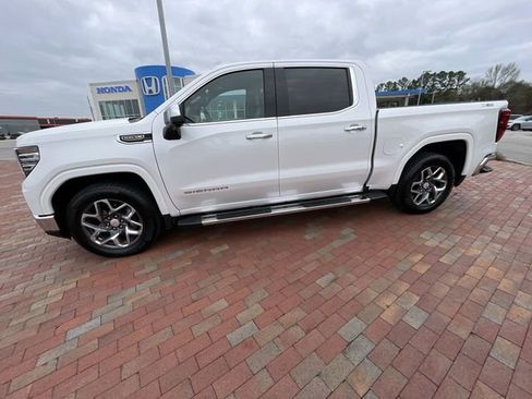 Used 2022 GMC Sierra 1500 SLT w/ SLT Premium Plus Package AWD/4WD image 31