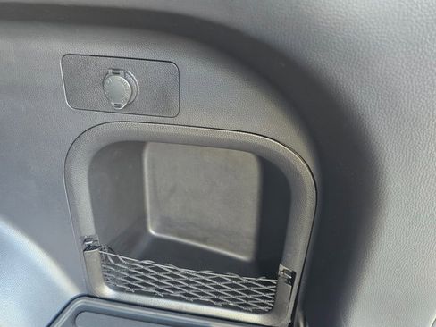 Used 2021 Toyota RAV4 Limited image 37