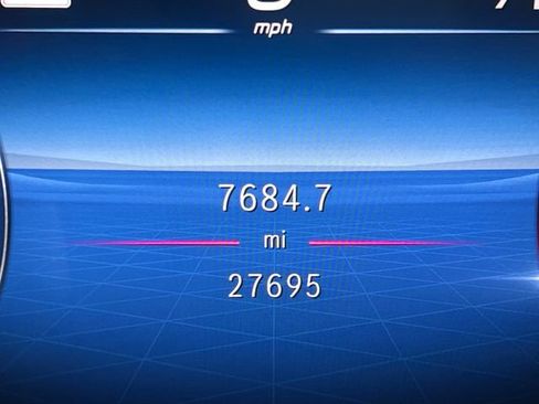 Used 2024 Mercedes-Benz GLC 300 4MATIC image 34