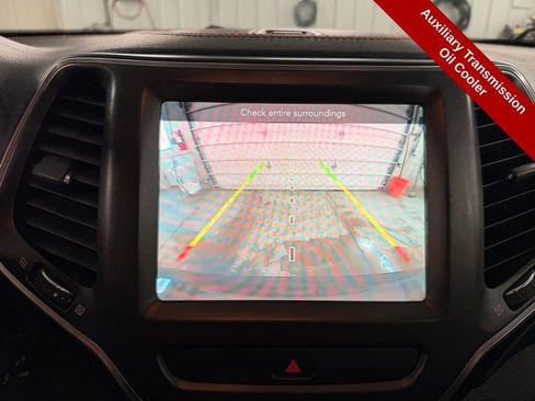 Used 2019 Jeep Cherokee Trailhawk w/ Cold Weather Group image 24