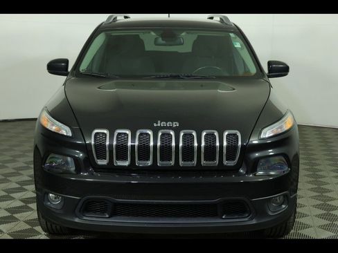 Used 2016 Jeep Cherokee Latitude w/ Safety/Convenience Group AWD/4WD image 13