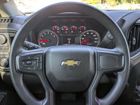 Used 2024 Chevrolet Silverado 2500 Custom w/ Custom Value Package image 19