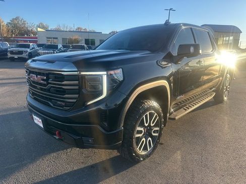 Used 2024 GMC Sierra 1500 AT4 w/ Technology Package image 1