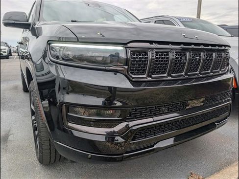 Used 2023 Jeep Grand Wagoneer Series II image 22