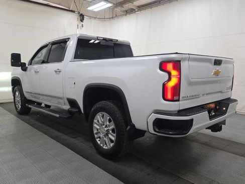 Used 2024 Chevrolet Silverado 2500 High Country w/ High Country Premium Package AWD/4WD image 4