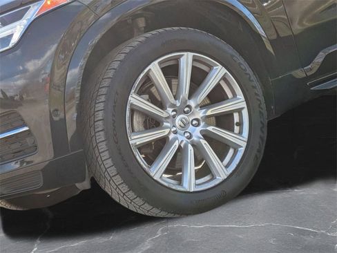 Used 2016 Volvo XC90 T8 Momentum w/ Vision Package image 32