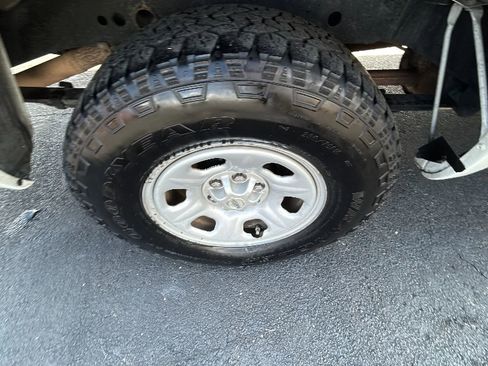 Used 2019 Nissan Frontier S image 35