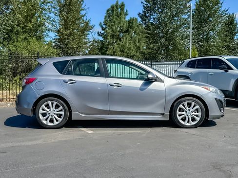 Used 2011 MAZDA MAZDA3 s Sport FWD image 2