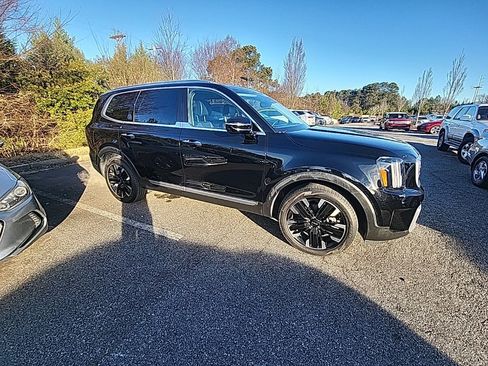 Used 2023 Kia Telluride SX image 3