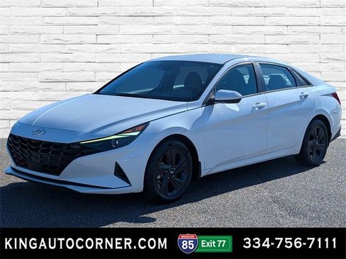 Used 2022 Hyundai Elantra SEL w/ Convenience Package image 1