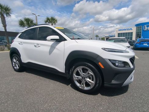 Used 2022 Hyundai Kona SEL image 1