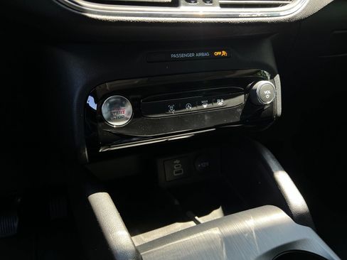Used 2025 Ford Escape Platinum AWD/4WD image 14