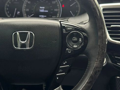 Used 2017 Honda Accord Touring image 25