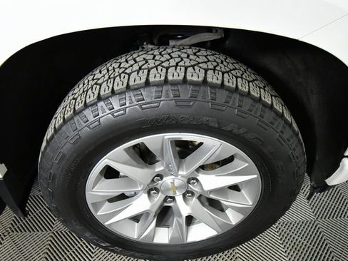 Used 2022 Chevrolet Silverado 1500 High Country w/ Safety Package II image 17