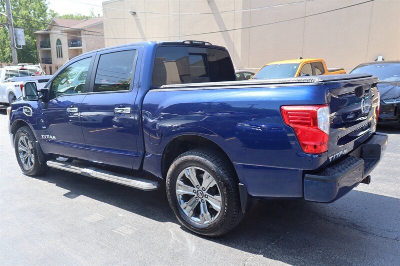 Used 2017 Nissan Titan SV AWD/4WD image 5