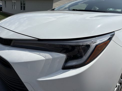 Used 2025 Toyota Corolla LE FWD image 10