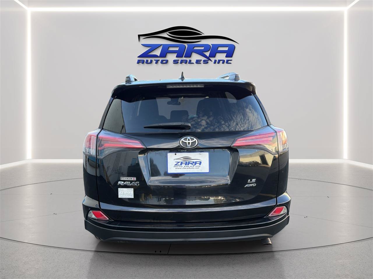 Used 2018 Toyota RAV4 LE w/ All Weather Liner Package AWD/4WD image 6