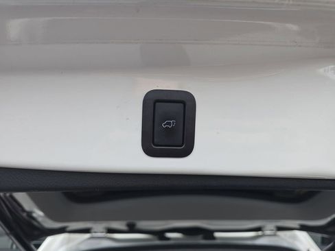 Certified 2019 Toyota Highlander Limited Platinum image 15