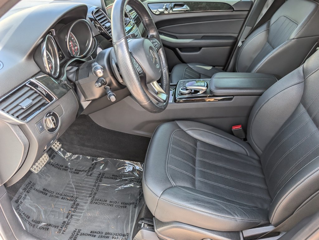 Used 2019 Mercedes-Benz GLE 400 4MATIC image 11