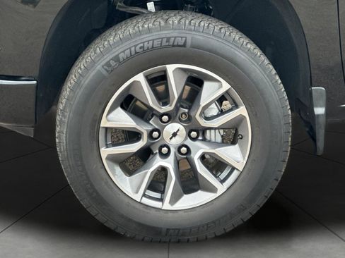 Used 2025 Chevrolet Silverado 1500 LT Trail Boss w/ LT Trail Boss Premium Package AWD/4WD image 32