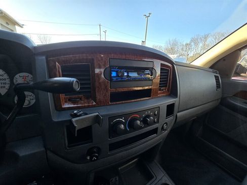 Used 2006 Dodge Ram 2500 Truck SLT w/ Quad Cab Big Horn Value Group image 16