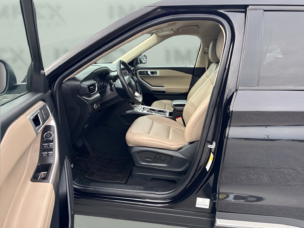 Used 2023 Ford Explorer XLT w/ Equipment Group 202A AWD/4WD image 10
