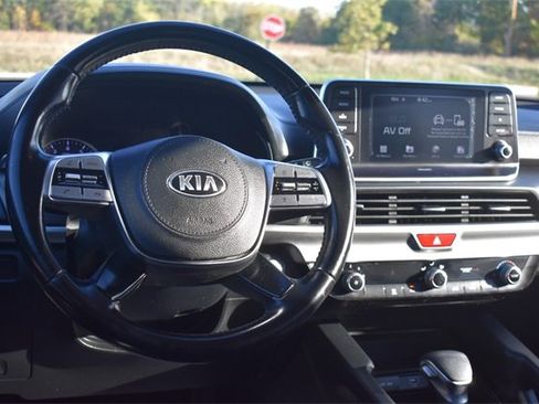 Used 2020 Kia Telluride LX image 19