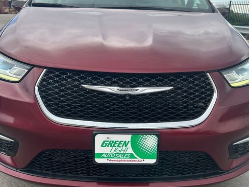 Used 2021 Chrysler Pacifica Limited w/ Premium & Safety Sphere Group AWD/4WD image 12