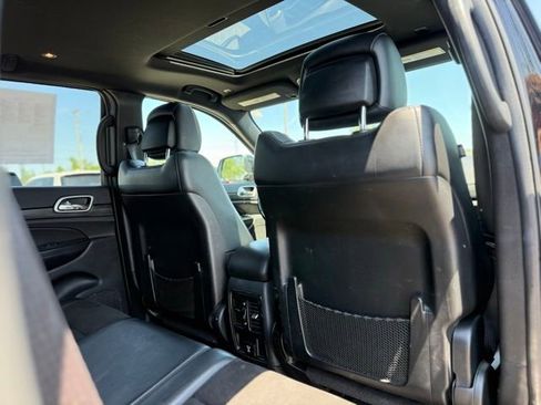 Used 2020 Jeep Grand Cherokee Altitude AWD/4WD image 19