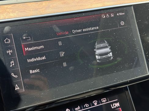 Used 2019 Audi e-tron Prestige w/ Prestige Package image 89