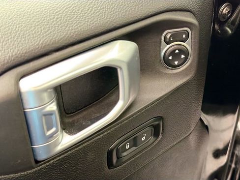 Used 2021 Jeep Wrangler Unlimited Sahara w/ Uconnect 4C Nav & Sound Group image 18