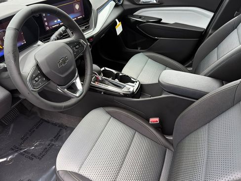 New 2026 Chevrolet Trax LT w/ Midnight Edition image 7