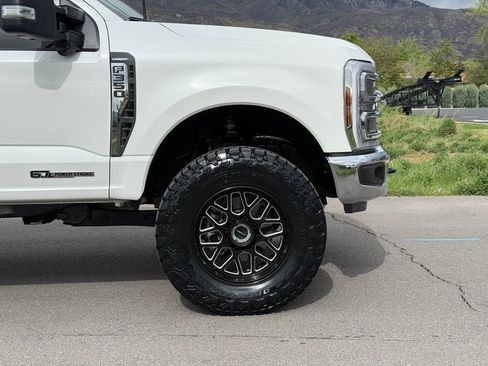 Used 2025 Ford F350 Lariat AWD/4WD image 3