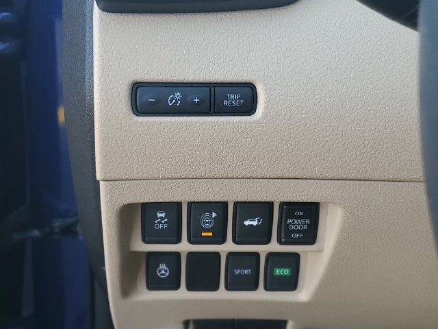 Used 2017 Nissan Rogue SL w/ SL Premium Package FWD image 18