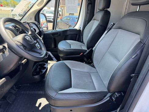 Used 2025 RAM ProMaster 2500 w/ Convenience Group FWD image 25