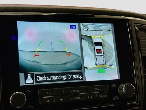 Used 2024 Nissan Titan PRO-4X w/ Pro-4x Convenience Package image 23