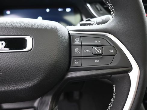 New 2025 Jeep Grand Cherokee Laredo X w/ Luxury Tech Group I RWD image 2