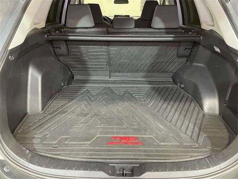 Used 2021 Toyota RAV4 XLE w/ Convenience Package image 19