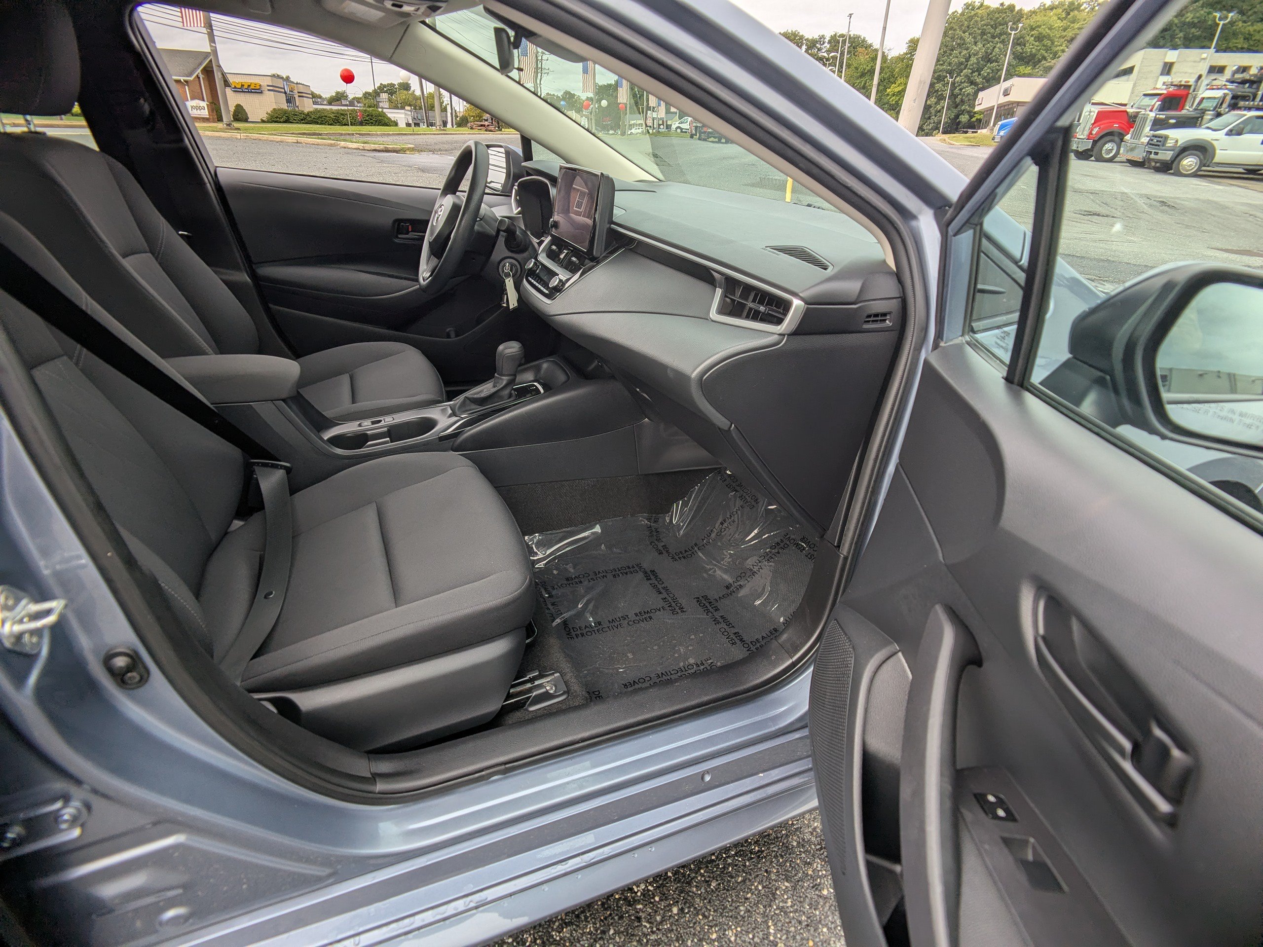 Used 2024 Toyota Corolla LE FWD image 12