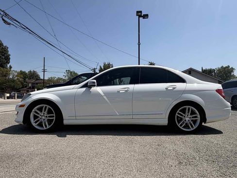 Used 2013 Mercedes-Benz C 300 4MATIC Sedan image 2