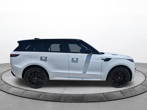 Used 2023 Land Rover Range Rover Sport SE Dynamic AWD/4WD image 3