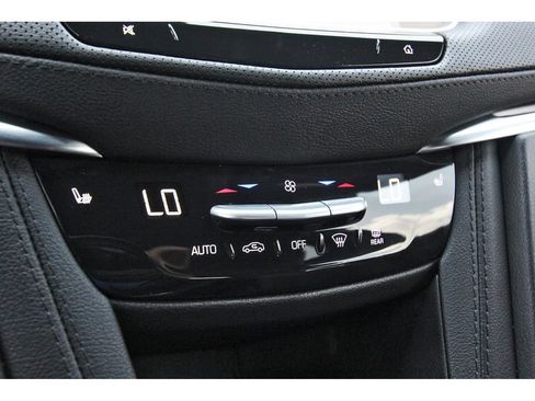 Used 2025 Cadillac XT5 Luxury FWD image 23