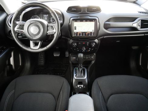 Used 2023 Jeep Renegade Latitude w/ Premium Group image 10