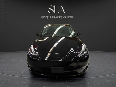 Used 2024 Tesla Model Y Long Range AWD/4WD image 2